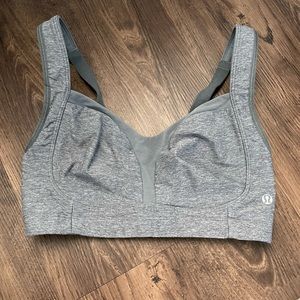 Lululemon Tatatamer sports bra 32DD